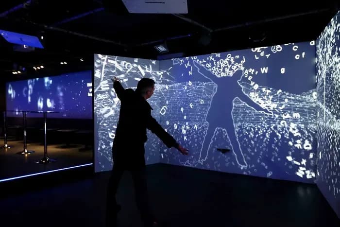INTERACTIVE PROJECTION MAPPING